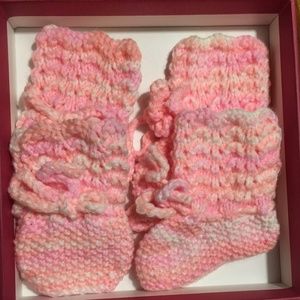 Hand-knitted mittens & socks for new-born baby NEW
